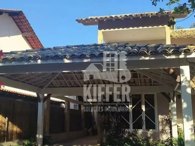Imagem: Casa com 4 Dormitórios À Venda, 304 M²