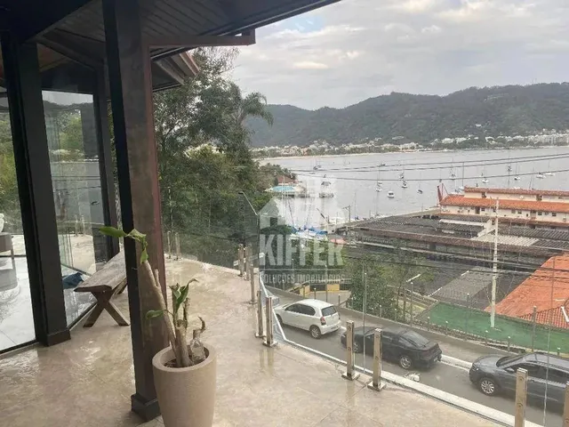 Imagem: Casa com 4 Quartos À Venda, 356 M² por