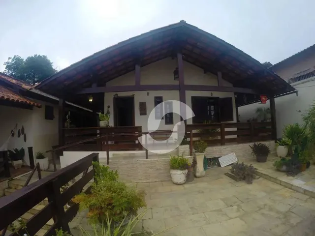 Imagem: Casa À Venda, 4 Quartos, 3 Suítes, 2 Vagas