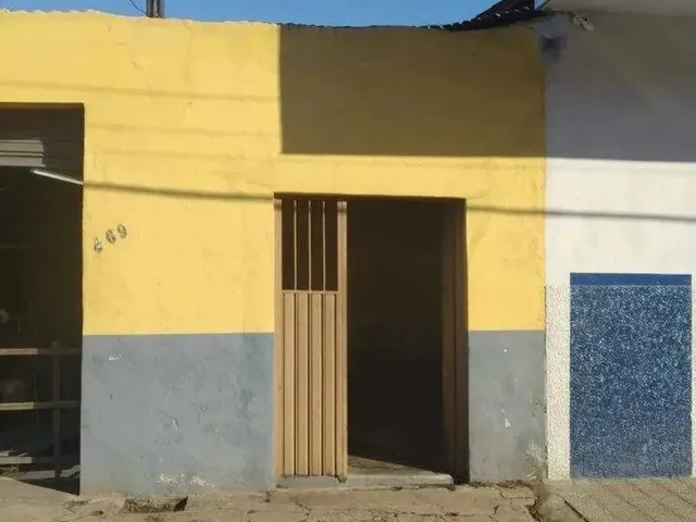 Imagem: Casa À Venda, 5 Quartos, 1 Suíte, Centro