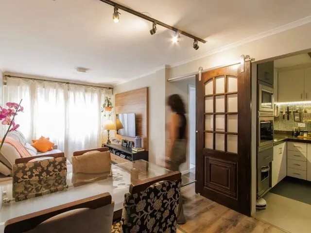 Imagem: Apartamento Reformado com 2 Quartos no Ahú