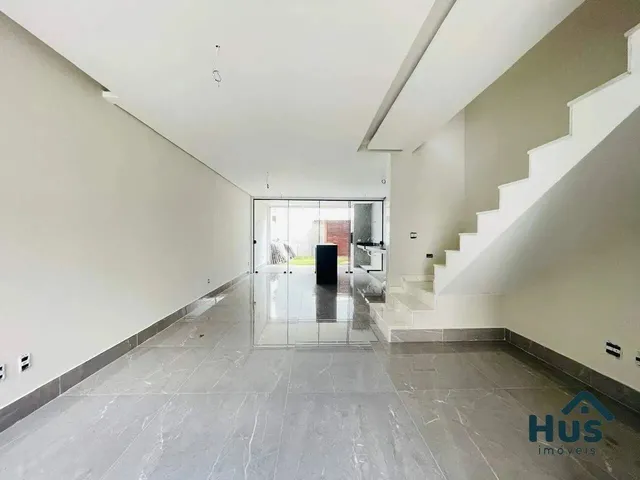 Imagem: Casa À Venda, 3 Quartos, 1 Suíte, 2 Vagas