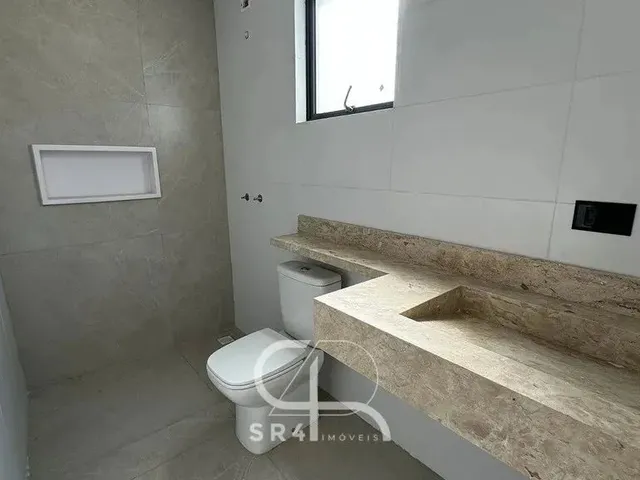 Imagem 2: Sobrado À Venda com 3 Quartos no Bacacheri