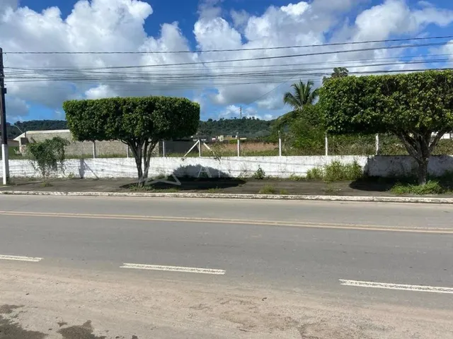Imagem: Terreno com 1.144M2, de Esquina, Próximo
