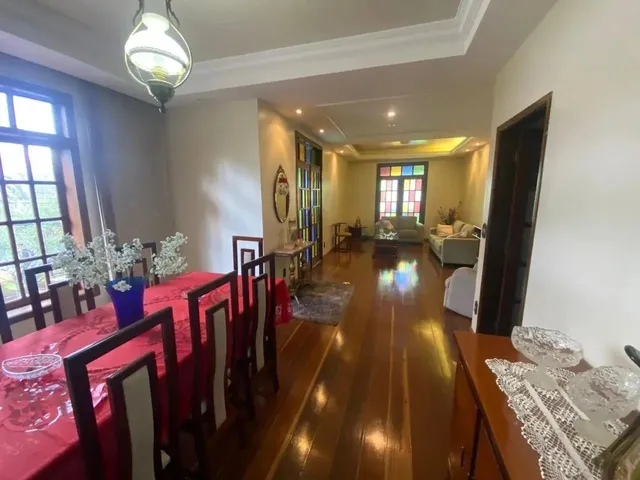 Imagem 2: Casa com 5 Quartos Á Venda 342M² - Luxemburgo