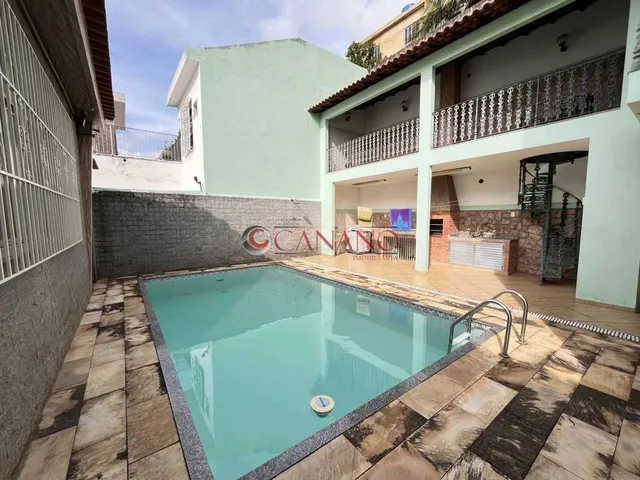 Imagem: Vendo Casa Linear Frente Rua 6 Quartos Vagas