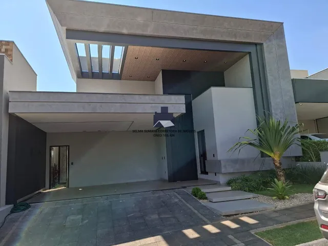Imagem: A casa em condomínio possui 3 Dormitórios, 3 Suítes, 5