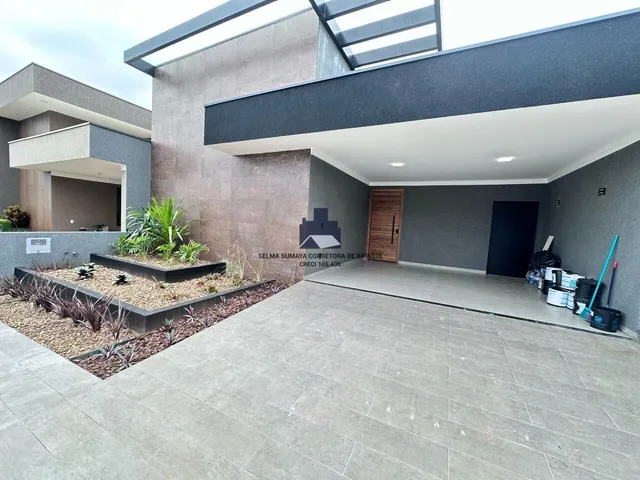 Imagem: A casa em condomínio possui 3 Dormitórios, 3 Suítes, 4