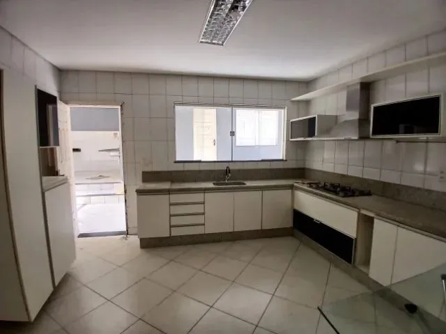 Imagem 4: Vendo Ou Alugo,Casa no Jardim Vitória 04 Quartos, Garagem 04Carros, Varanda