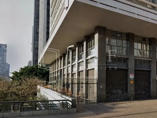 Imagem: Loja Estratégica com Dois Pavimentos no