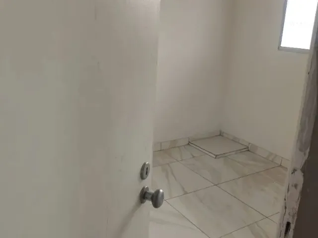 Imagem 6: Apartamento de Dois Quartos, Sala e Cozinha Americana, Banheiro, Varanda, Escada Independe