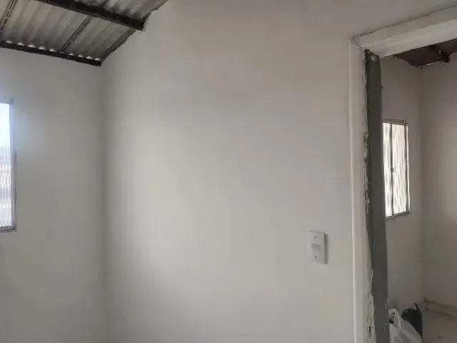Imagem 2: Apartamento de Dois Quartos, Sala e Cozinha Americana, Banheiro, Varanda, Escada Independe