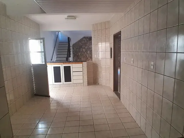 Imagem 16: Casa em Itapuã 4 Quartos, Terraço Livre (120 M²), Varandão, Área de Serviço