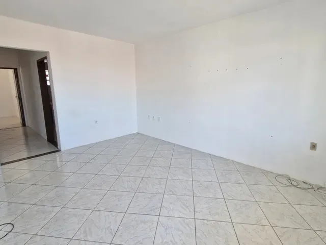 Imagem 4: Apartamento Grande - 3 Quartos, Varanda, Área de Serviço, Ótima Ventilação, Nascente