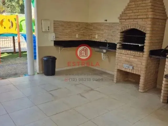 Imagem: A casa possui 2 Dormitórios, 3 Banheiros, 2 Vagas na