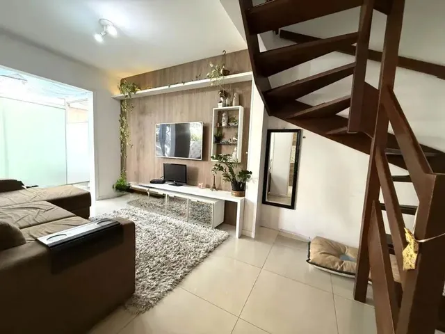 Imagem 3: Sobrado Condomínio com Pátio Lateral