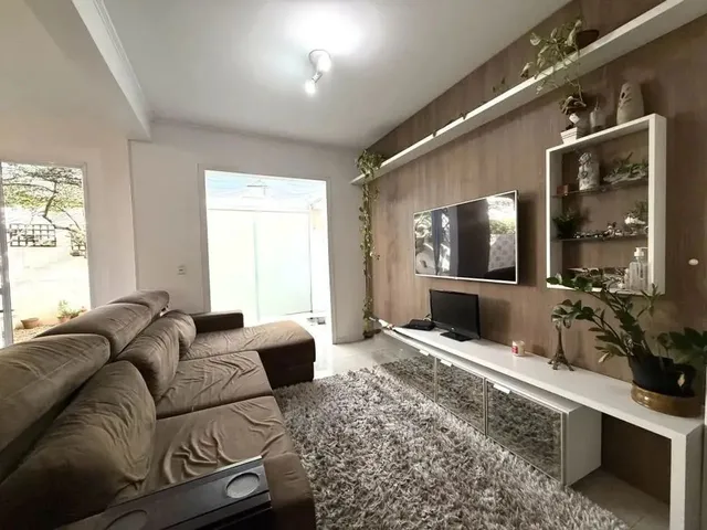 Imagem 2: Sobrado Condomínio com Pátio Lateral