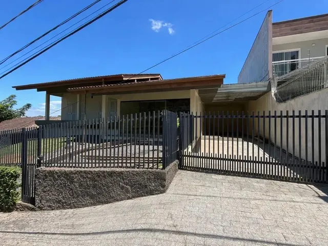 Imagem: Alugo Casa com Piscina, 03 Quartos - Bairro