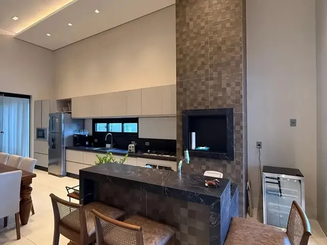 Imagem 10: Casa Térrea - Aluguel Ou Venda com 230 M2, 3 Suítes no Condomínio Florais do Valle