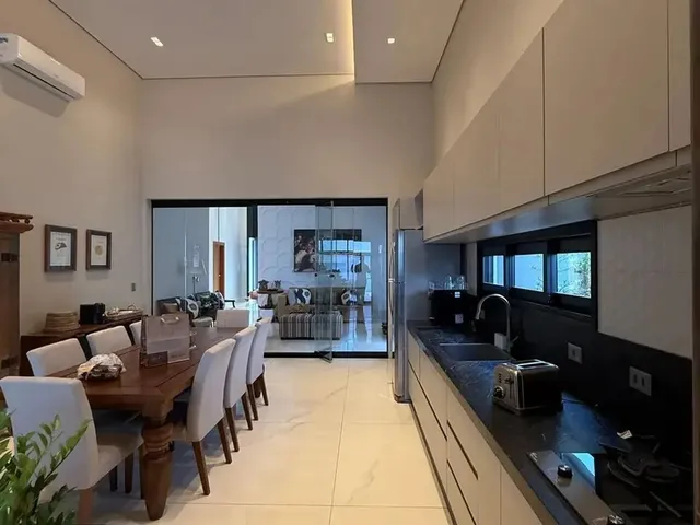 Imagem 4: Casa Térrea - Aluguel Ou Venda com 230 M2, 3 Suítes no Condomínio Florais do Valle