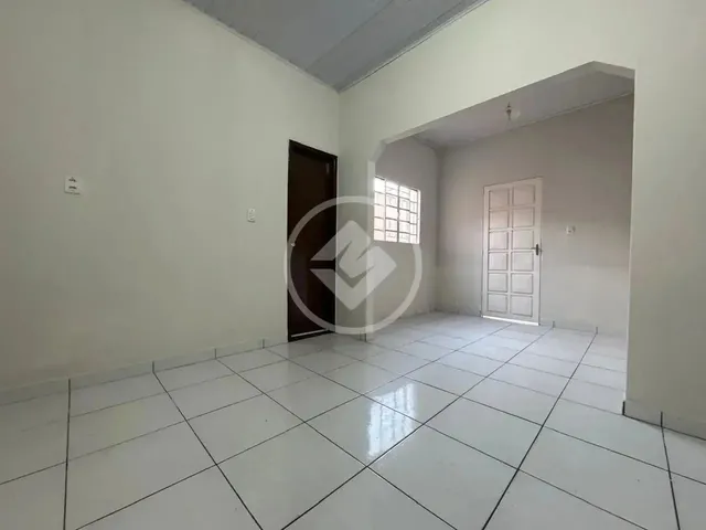 Imagem 4: Vende-Se Ampla Casa na Região do Coxipó com 03 Quartos Sendo Uma Suíte , Sala Par 02