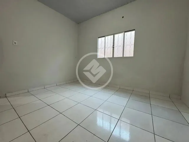 Imagem 2: Vende-Se Ampla Casa na Região do Coxipó com 03 Quartos Sendo Uma Suíte , Sala Par 02