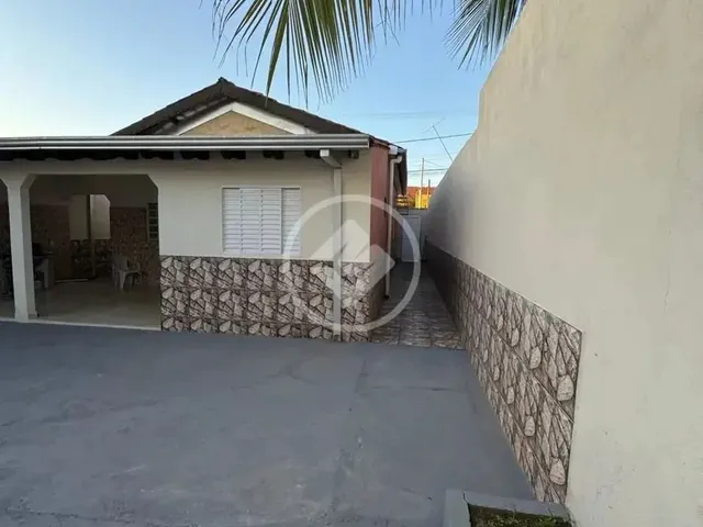 Imagem 5: Vende-Se Ampla Casa na Região do Coxipó com 03 Quartos Sendo Uma Suíte , Sala Par 02