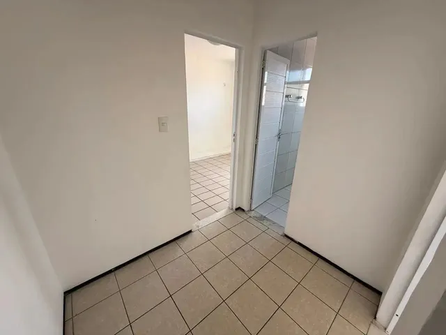 Imagem 5: Imóvel para Aluguel de 75 Metros Quadrados, com 2 Quartos, em Papicu