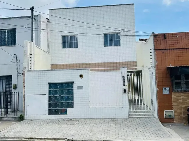 Imagem: O apartamento possui 2 Dormitórios, 1 Banheiro, 37m² de