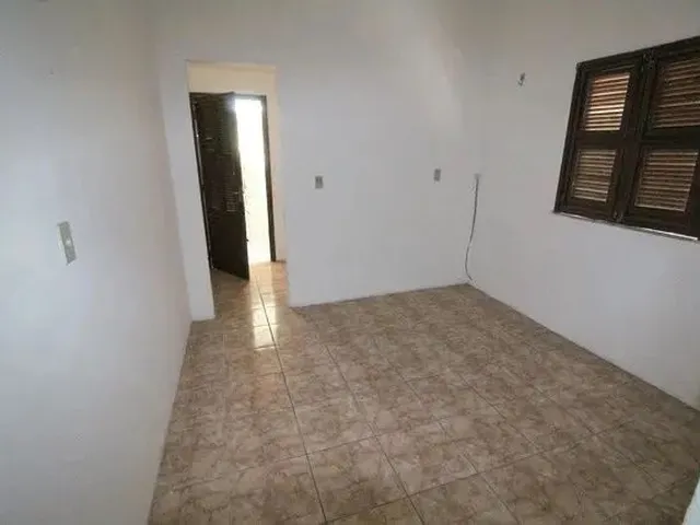 Imagem 2: Excelente Quitinete com Quarto, Cozinha, Wc Social, Área Privativa 30M². Localizado Na