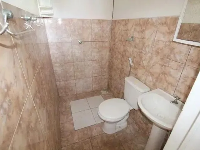 Imagem 3: Excelente Quitinete com Quarto, Cozinha, Wc Social, Área Privativa 30M². Localizado Na