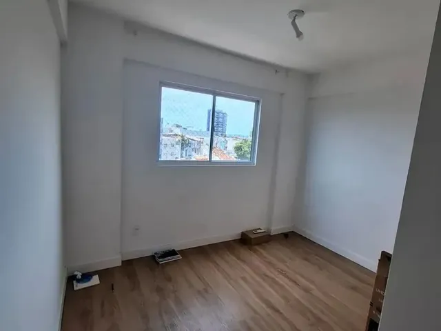Imagem 16: Alugo Apartamento com 2 Quartos Semimobiliado no Farol