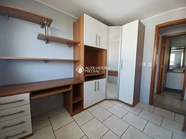Imagem 5: Aluga Ótimo Apartamento com 02 Quartos, Semi Mobiliado. Bairro Igara