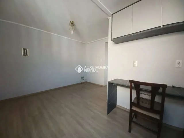 Imagem 9: Aluga Ótimo Apartamento com 02 Quartos, Semi Mobiliado. Bairro Igara