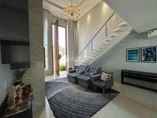 Imagem 3: Casa Moderna com 3 Suítes, 2 Escritórios e Excelente Padrão Construtivo