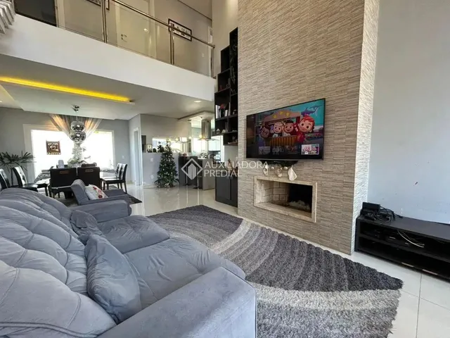 Imagem 15: Casa Moderna com 3 Suítes, 2 Escritórios e Excelente Padrão Construtivo