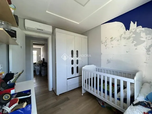 Imagem 10: Casa Moderna com 3 Suítes, 2 Escritórios e Excelente Padrão Construtivo