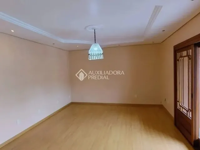 Imagem 3: Alugue Sobrado com 5 Quartos, Piscina, Hidromassagem e Academia em Canoas