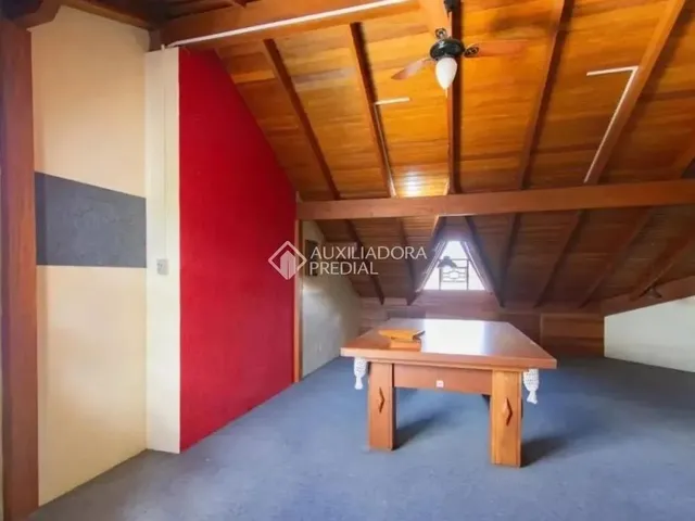 Imagem 2: Alugue Sobrado com 5 Quartos, Piscina, Hidromassagem e Academia em Canoas