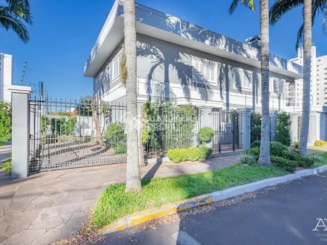 Imagem: Casa de Alto Padrão com 5 Dormitórios