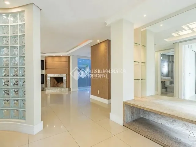 Imagem 4: Casa de Alto Padrão com 5 Dormitórios e 267M² Privativos no Bairro Marechal Rondon Em