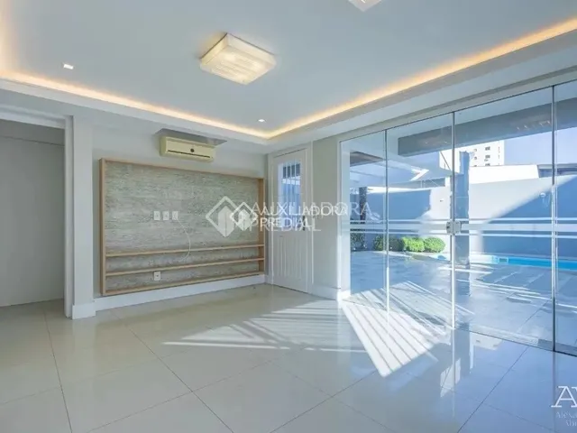 Imagem 10: Casa de Alto Padrão com 5 Dormitórios e 267M² Privativos no Bairro Marechal Rondon Em