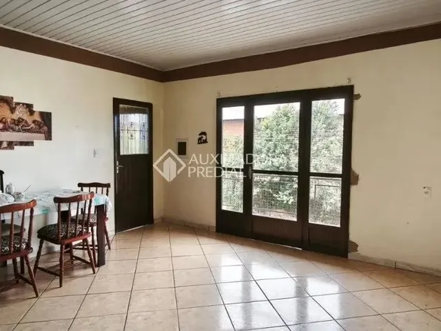 Imagem: Amplo Apartamento com 2 Quartos e Sacada