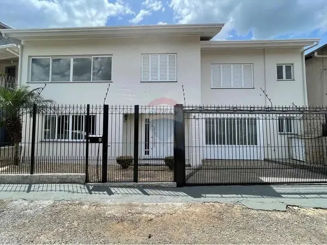 Imagem: Casa de Alto Padrão 4 Quartos À Venda