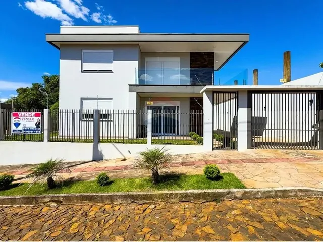 Imagem: Casa Ampla e Moderna com Duas Moradias Bairro
