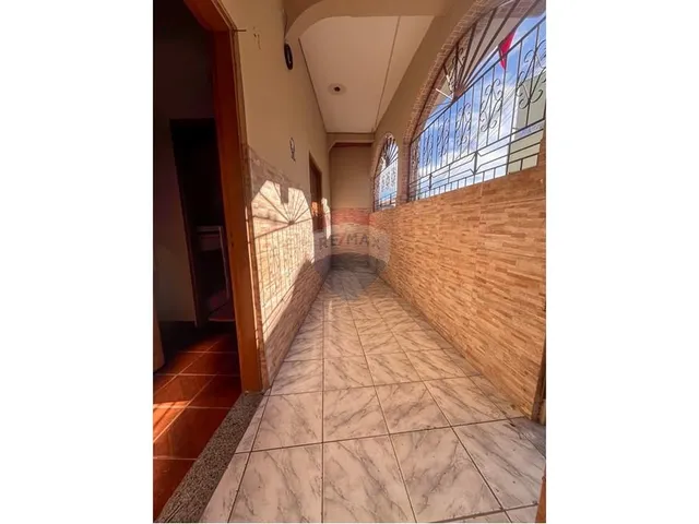 Imagem 2: Sobrado com Duas Casas Individuais – Conforto, Espaço e Versatilidade