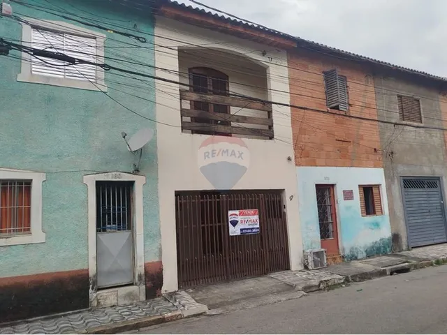 Imagem: A casa possui 2 Dormitórios, 1 Suíte, 2 Banheiros, 1 Vaga