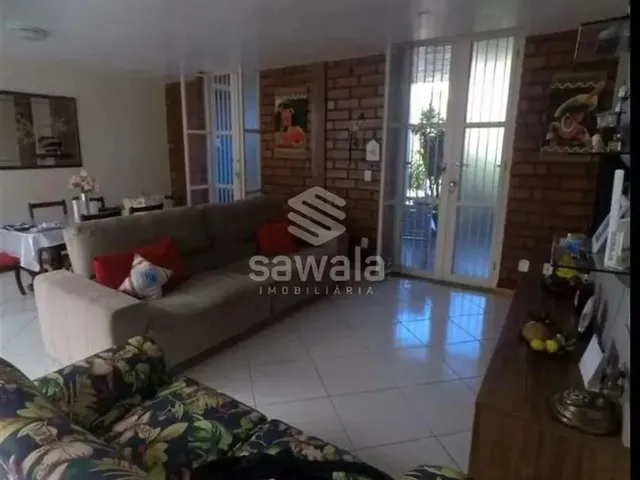 Imagem: Casa À Venda com 354,00M² e 5 Quartos