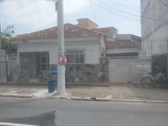 Imagem 1: Casa Linear no Centro com 3 Quartos com Suíte em Área Nobre Venda