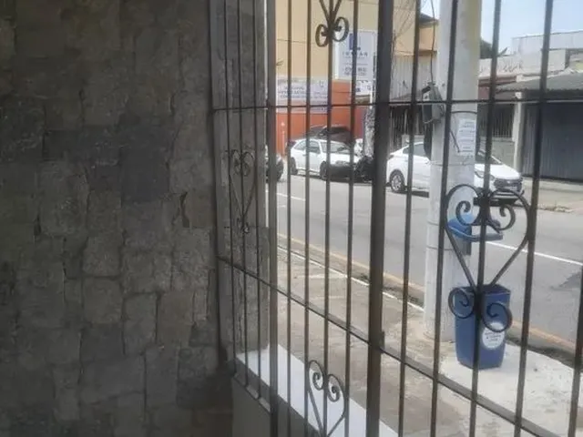 Imagem 2: Casa Linear no Centro com 3 Quartos com Suíte em Área Nobre Venda